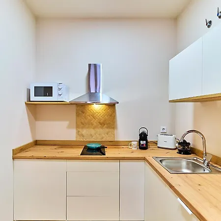 Delia By Gaiarooms レオン