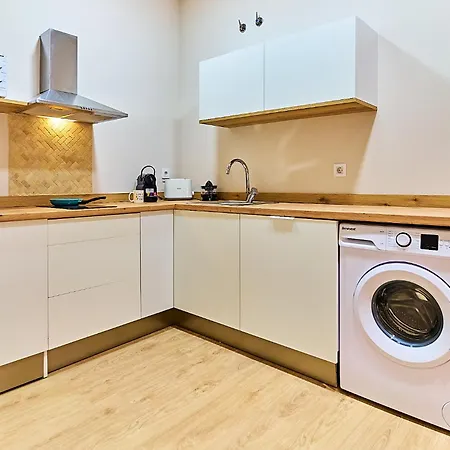 Delia By Gaiarooms Apartment