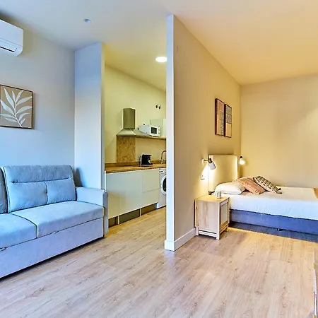 Delia By Gaiarooms * León