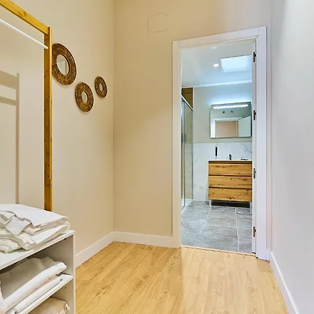 Delia By Gaiarooms レオン