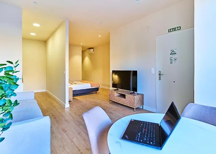 Delia By Gaiarooms Apartament *