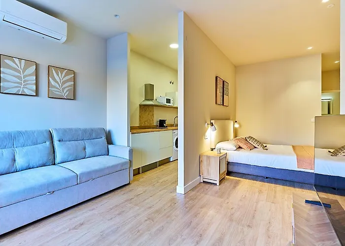 Delia By Gaiarooms * León